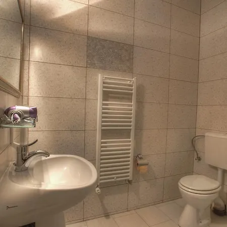 Restaurant Casa Cu Tei