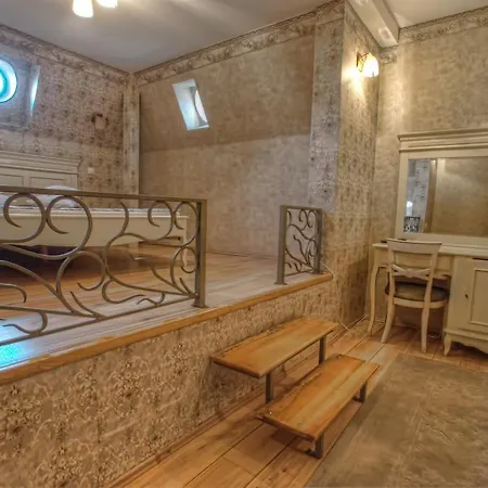 Restaurant Casa Cu Tei Szálloda 4*