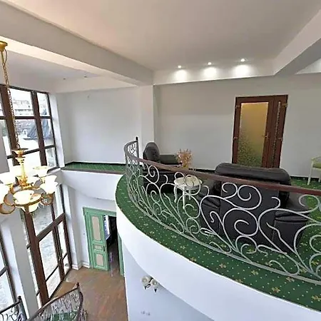 Restaurant Casa Cu Tei Szálloda Craiova