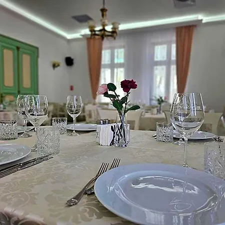 Restaurant Casa Cu Tei 4* Craiova