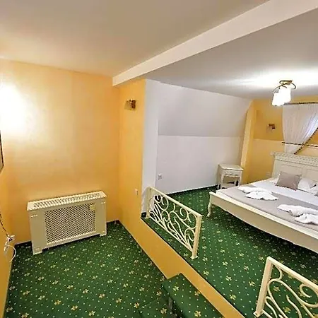 Szálloda Restaurant Casa Cu Tei 4*