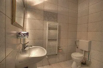 Restaurant Casa Cu Tei Szálloda