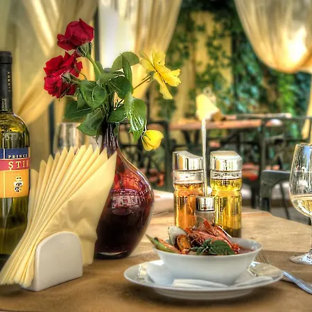 Szálloda Restaurant Casa Cu Tei