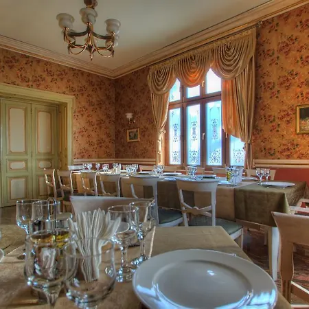 Restaurant Casa Cu Tei 4*