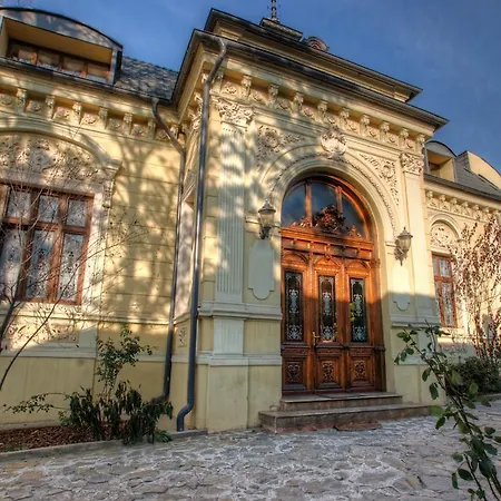 Restaurant Casa Cu Tei Hotel