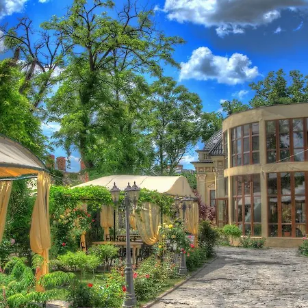 Restaurant Casa Cu Tei 4*