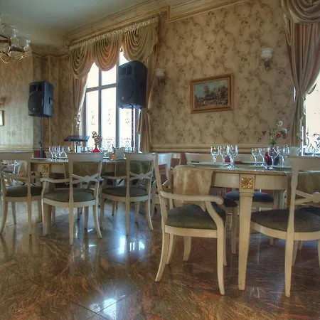Restaurant Casa Cu Tei Szálloda Craiova
