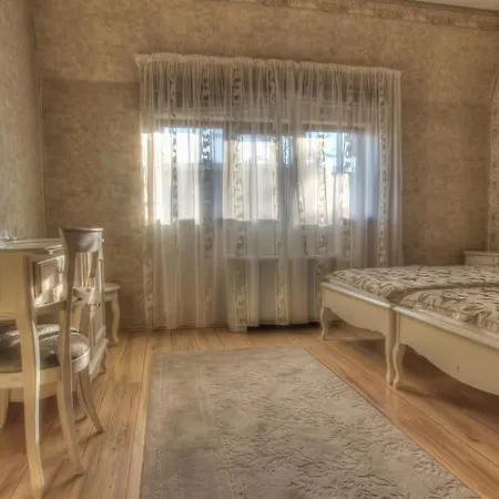 Restaurant Casa Cu Tei Hotel Craiova