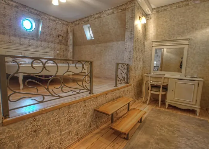 Restaurant Casa Cu Tei Otel 4*