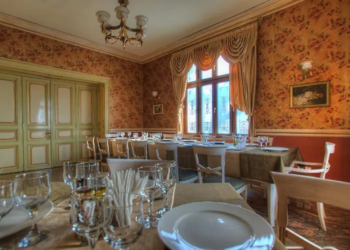 Restaurant Casa Cu Tei 4*