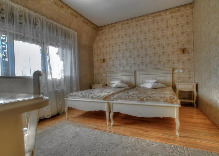 Restaurant Casa Cu Tei Otel Craiova